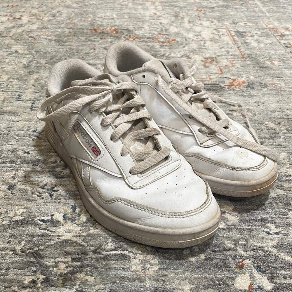 Size 7.5 Reebok classics used